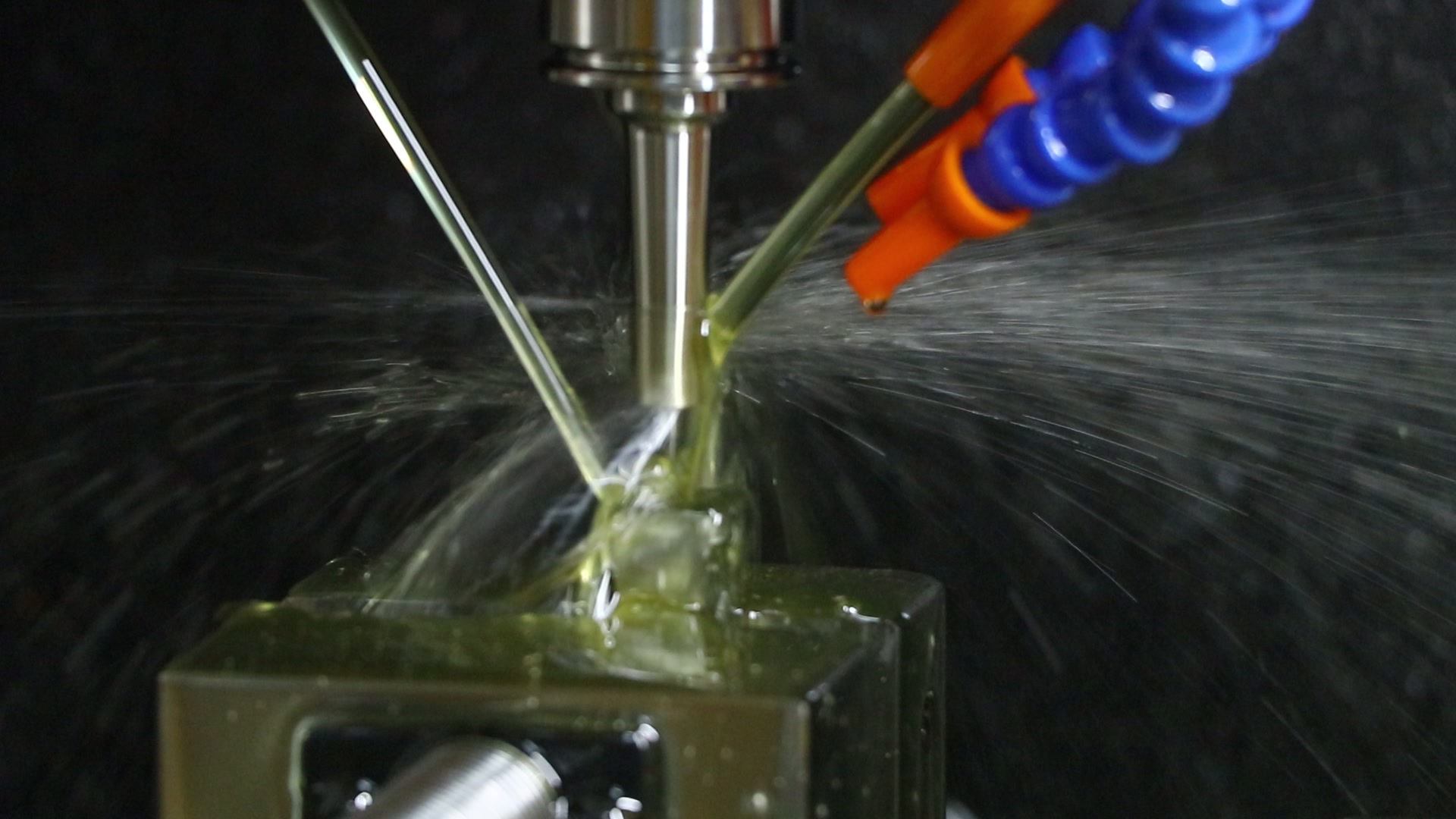 从三方面了解不锈钢切削油