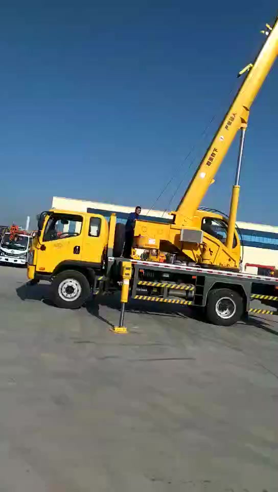 吊车支腿必须垫枕木吗